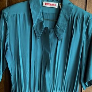 Vintage John Yang emerald green 100% silk dress in size 4.